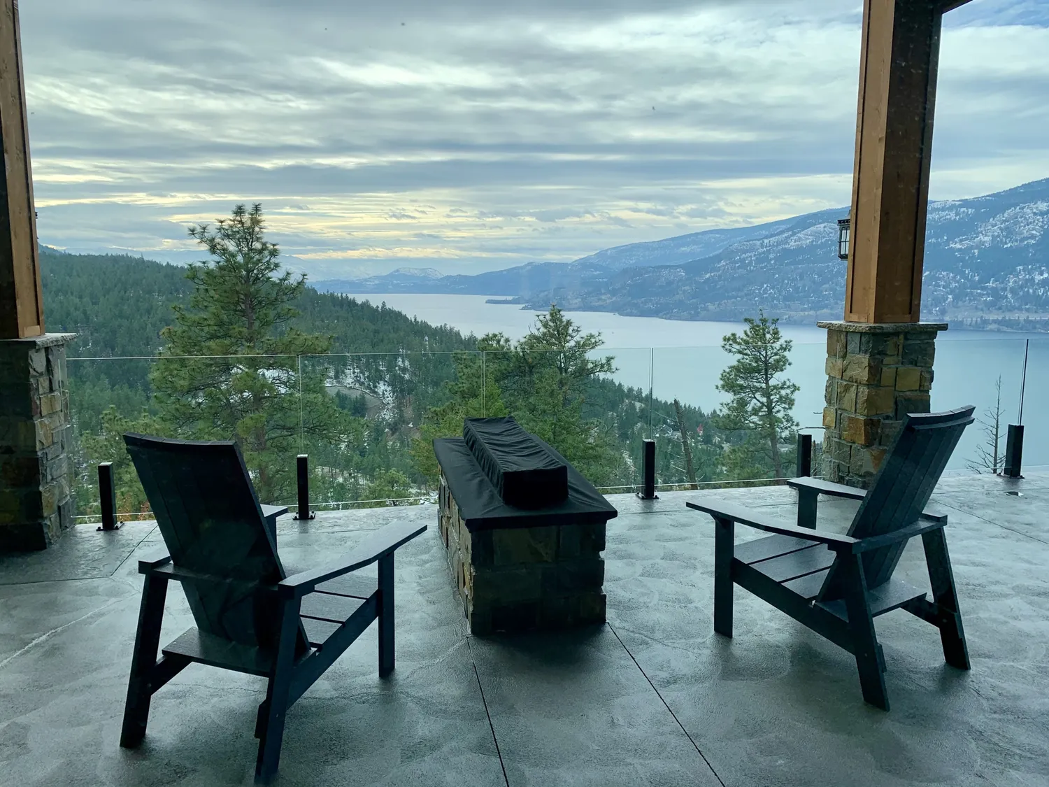 A clear view of Shuswap Lake through spotless glass